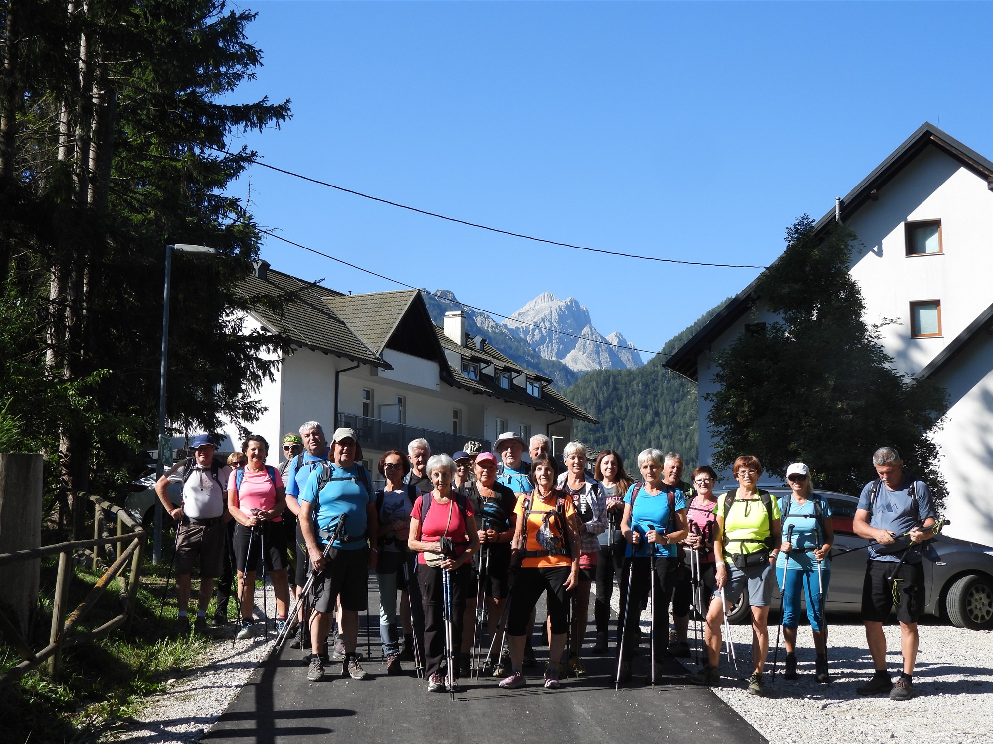 Udeleženci izleta na Srednji vrh nad Kranjsko Goro